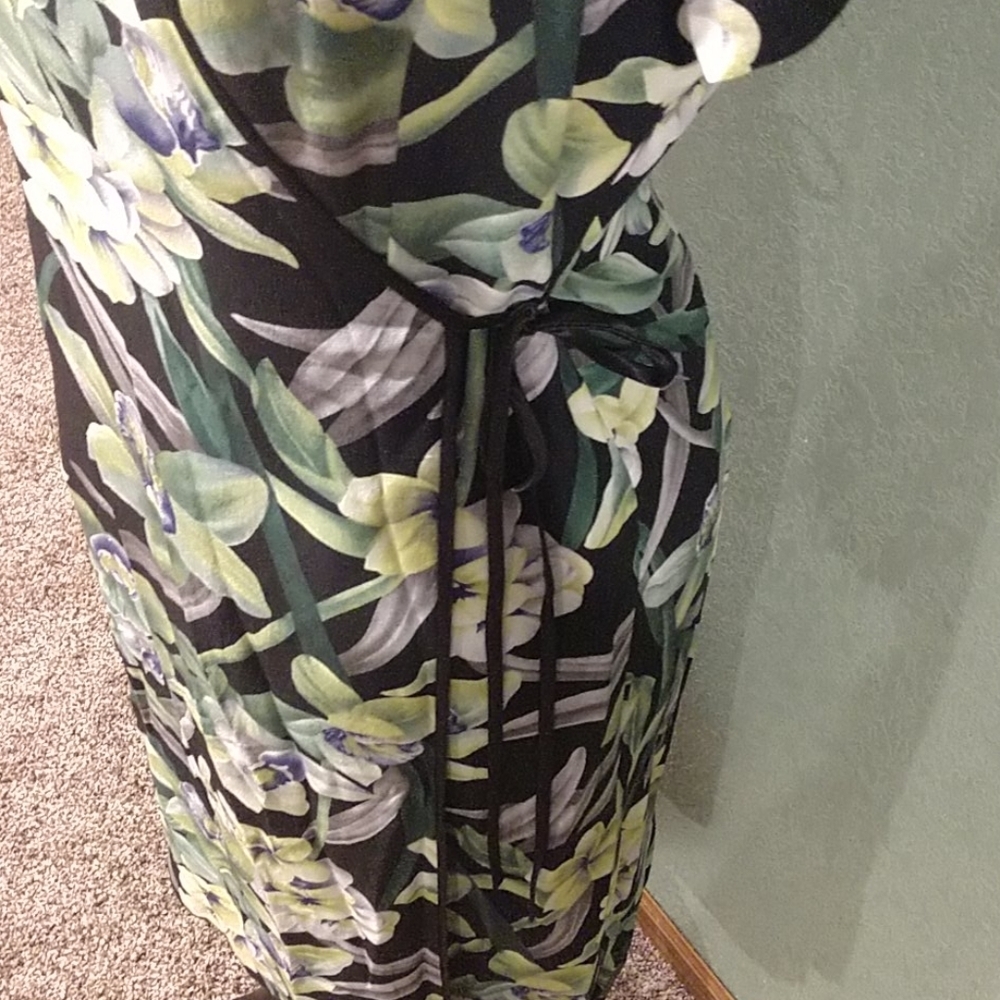 Dana Buchman Vintage Silk Wrap Dress - Picture 2 of 7